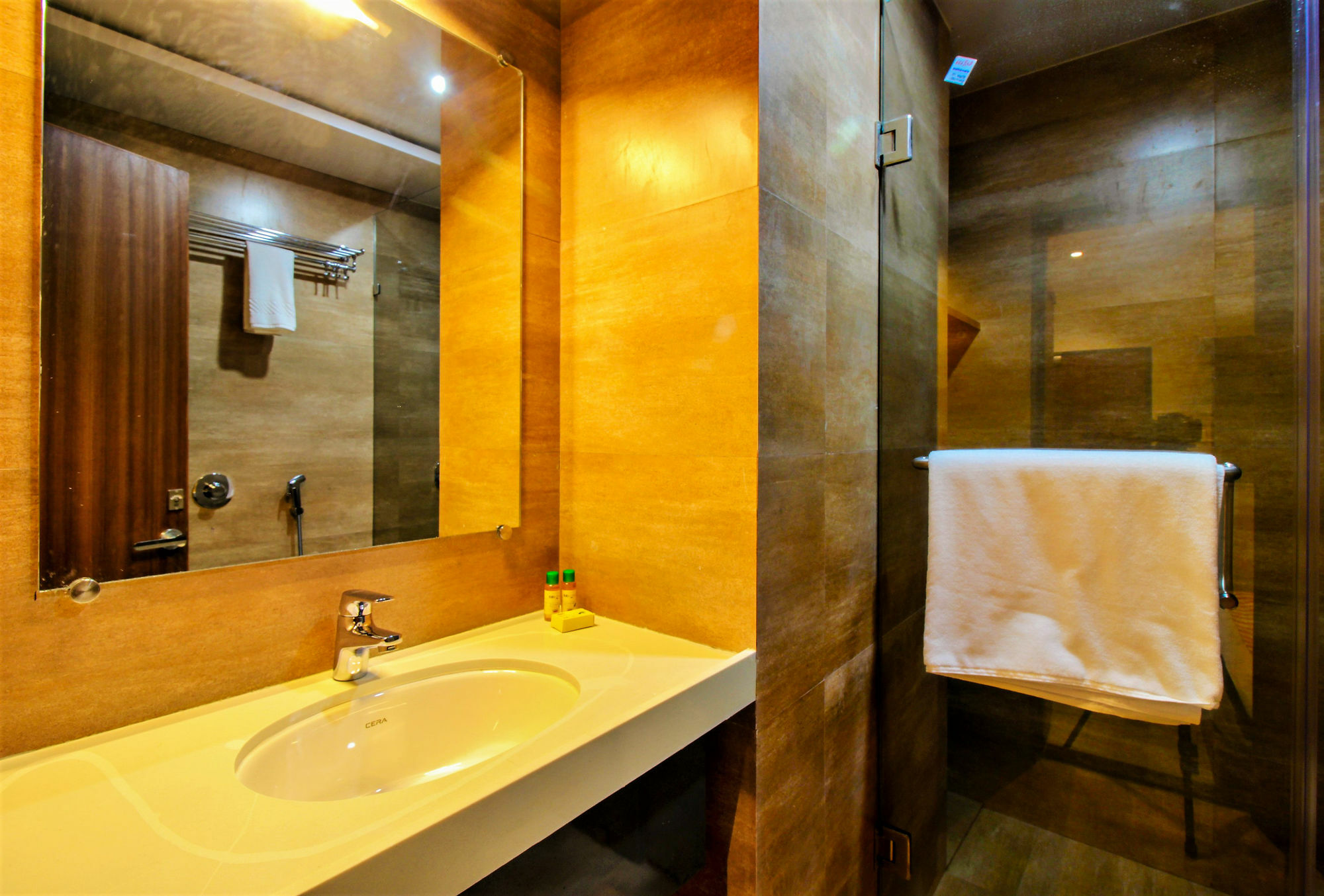 Hotel Le Western Andheri East Bombay Extérieur photo